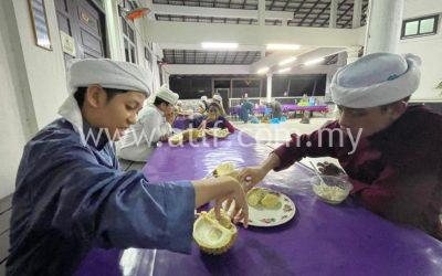 Majlis Santai Makan Durian Eratkan Silaturahim Warga ATLF Menjelang Ramadan